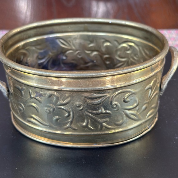 Hosley Other - Vintage Hosley Brass Planter Cachepot
USA Embossed Floral Design with Handles